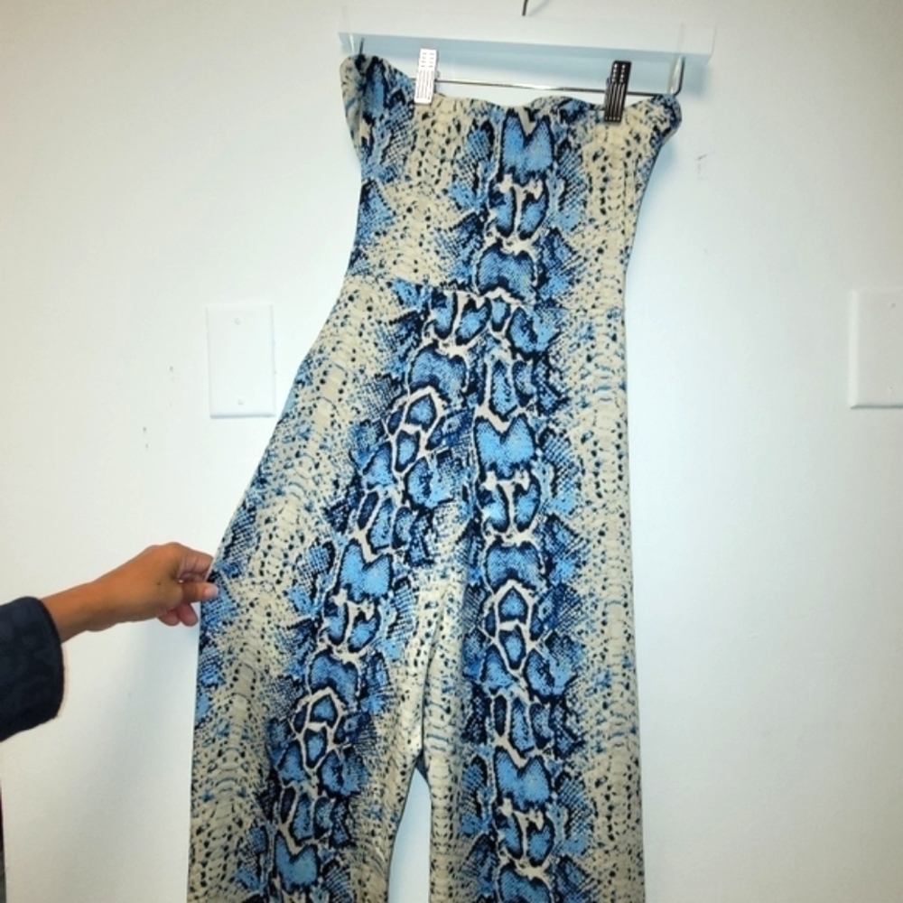 Boutique Strapless Blue Snakeskin Front-Tie Wide Leg Jumpsuit Size M. - Picture 8 of 15